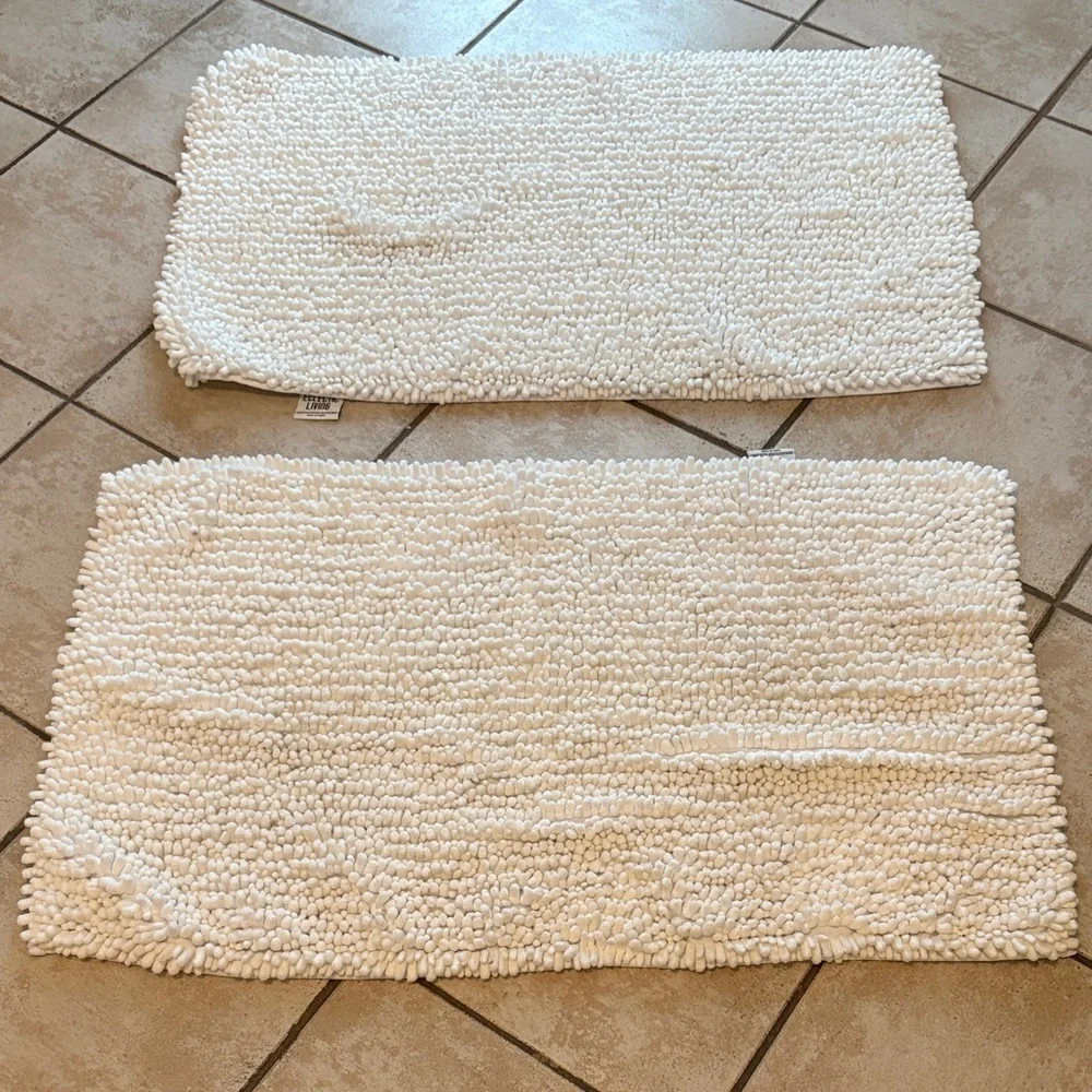 Set of 2 white chenille rugs!